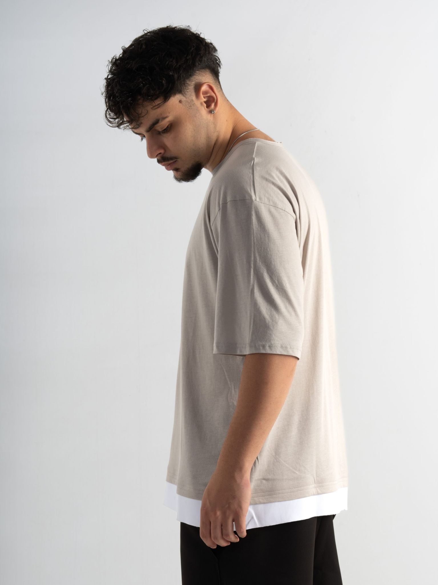 Tricou Gri Prelungire Albă 3
